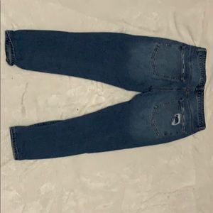 Forever 21 Jeans - Forever 21 Ripped Mom or Boyfriend Jeans Size 27 Forever 21 Jeans - Forever 21 Ripped Mom or Boyfriend Jeans Size 27